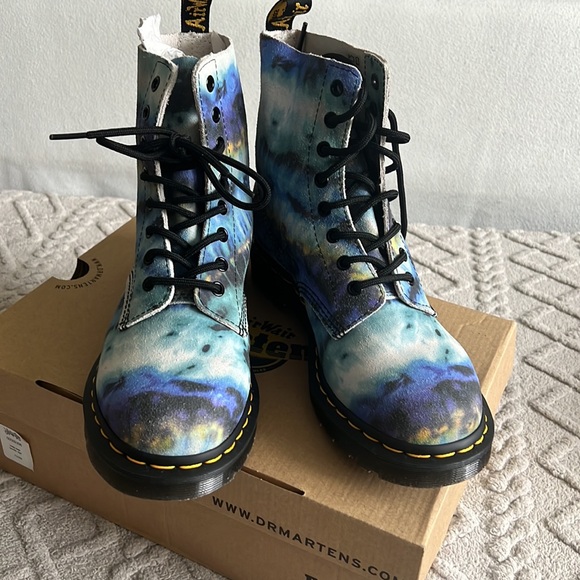 DR. MARTENS | Blue tie dye special edition 8 hole dr. Marten ankle boot - Picture 3 of 8